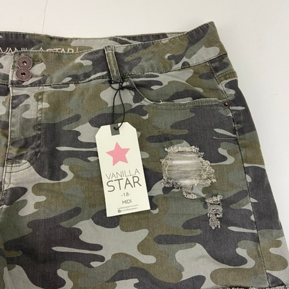 - Vanilla Star Green Camo Distressed Midi Shorts - Picture 2 of 9